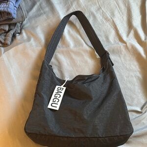 BAGGU Black Hobo Bag Minimalist Design